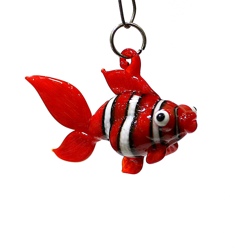Marine Aquarium Europe - カラフルなミニチュアガラスの魚のペンダントがかわいい海洋動物の魅力的なアクセサリーdiyアクセサリーネックレスの製造部品や水族館の装飾補給品に使用されています