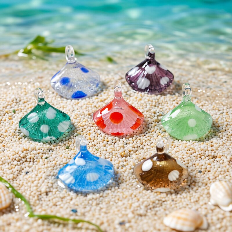 Marine Aquarium Europe - カラフルなミニ貝殻チャームガラスペンダントかわいい海洋生物の装飾品 DIY ジュエリー作成アクセサリー水族館の装飾用品