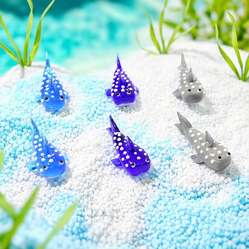 Marine Aquarium Japan - ミニチュアガラス製サメの置物、かわいい海洋動物の像、家のテーブルトップ、リビングルーム、屋内水槽の装飾コレクション用飾り