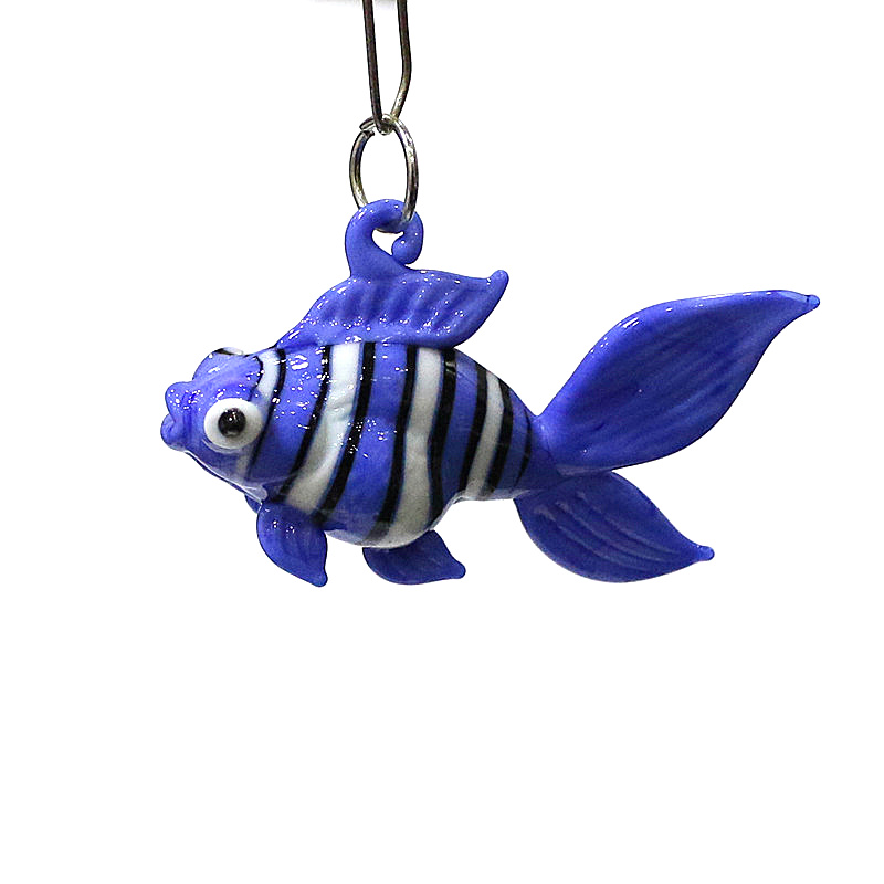 カラフルなミニチュアガラスの魚のペンダントがかわいい海洋動物 - Marine Aquarium Europe のレビューと価格